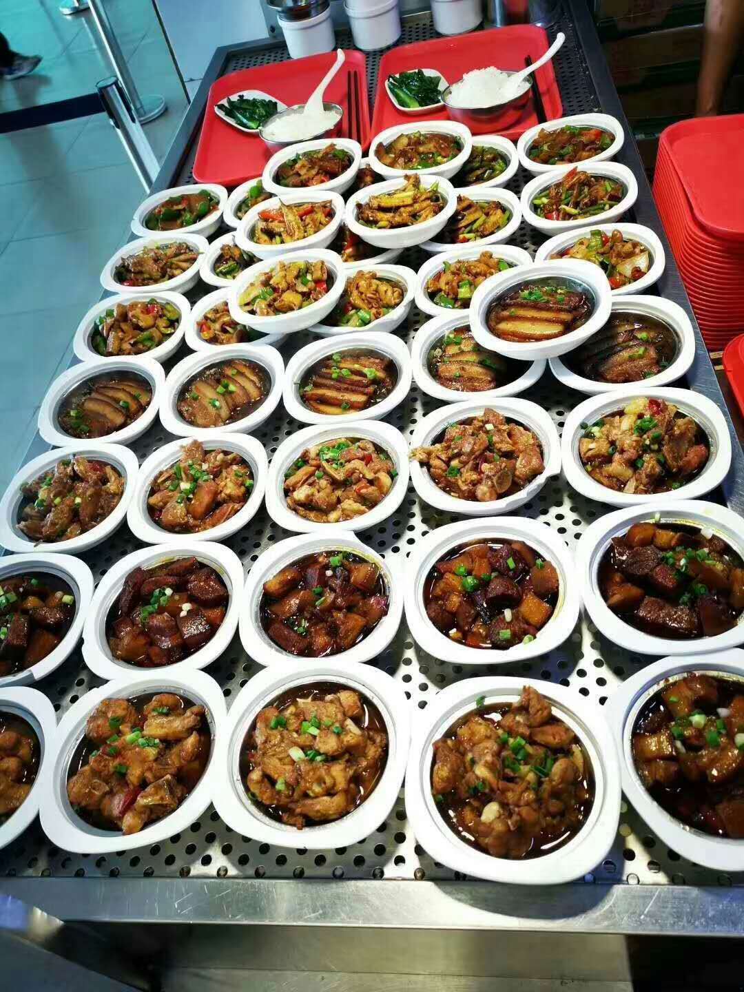 翔安區(qū)工廠食堂承包與快餐配送 打造高效、安全的企業(yè)餐飲解決方案